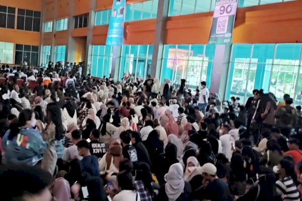 Satpol PP Makassar Bubarkan Konser Musik CoArt Coret Fest 2022
