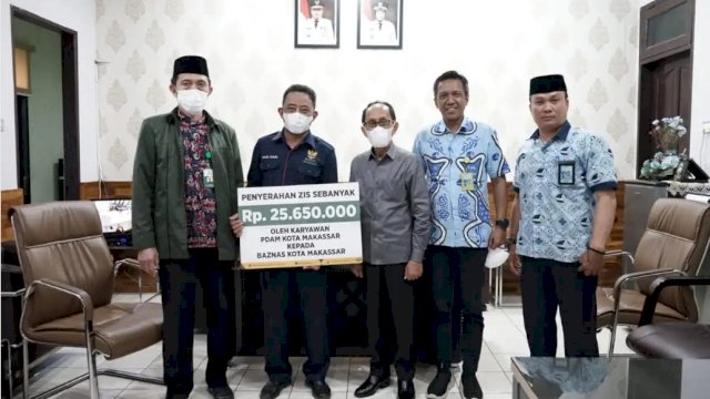 PDAM Makassar Serahkan Zakat, Infak dan Sedekah Kepada Baznas