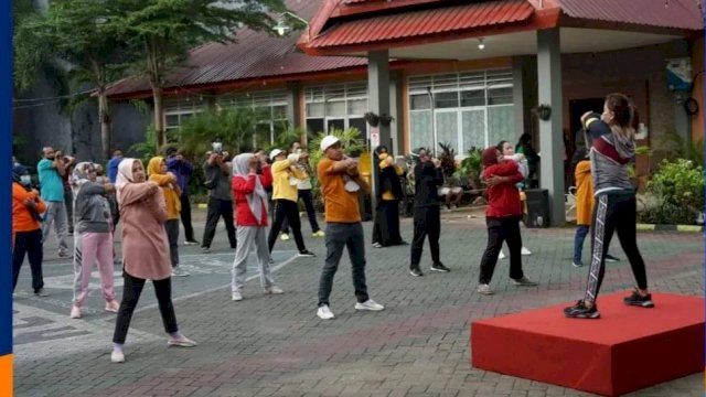 Jaga Badan Tetap Sehat, Kecamatan Panakkukang Gelar Senam Bersama