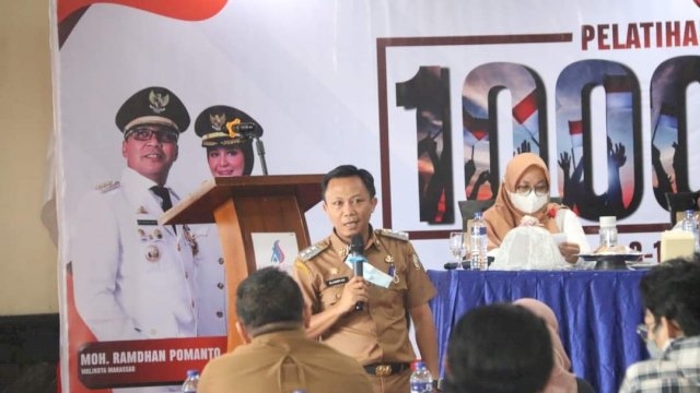 Camat Tallo Bawakan Materi di Pelatihan Wirausaha 1000 Pemuda Lorong