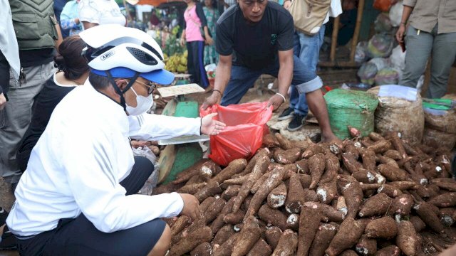 Danny Pomanto Ajak Warga Hidup Sehat, Serukan Makassar Sehat Dengan Rebusan