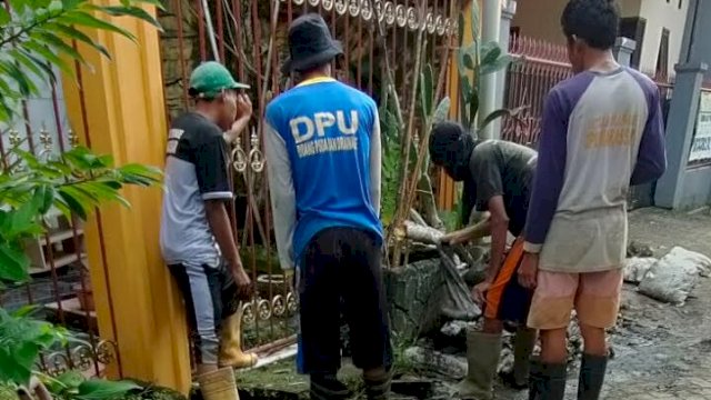 Satgas Drainase DPU Makassar Lakukan Pengerukan 38 Titik Lokasi