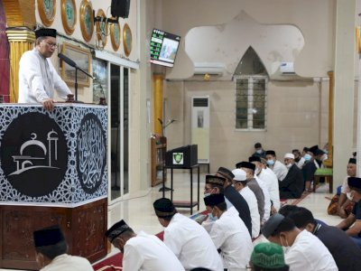 Shalat Subuh Berjamaah, Danny Gelorakan Semangat ‘Jagai Anakta’