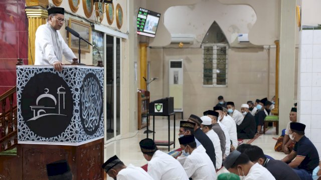 Shalat Subuh Berjamaah, Danny Gelorakan Semangat ‘Jagai Anakta’