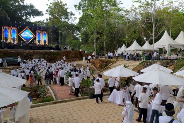 Resepsi Taman Pernikahan Puteri Sulung Danny Berlanjut di Kampung Tokka