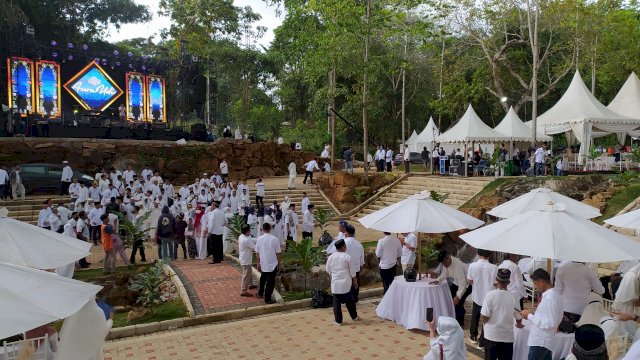 Resepsi Taman Pernikahan Puteri Sulung Danny Berlanjut di Kampung Tokka