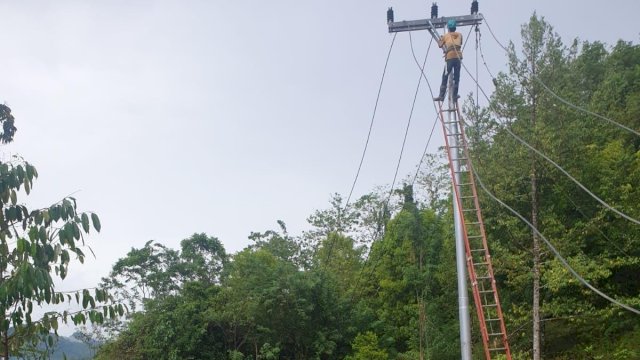 Dorong Peningkatan Kualitasi Hidup, PLN Terangi Ratusan Kepala Keluarga Pelosok Desa di Sulsel