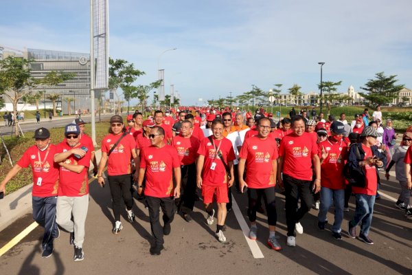 Lepas Ribuan Peserta Jalan Santai PSBM, Danny: Ajang Pererat Silatuhrahim