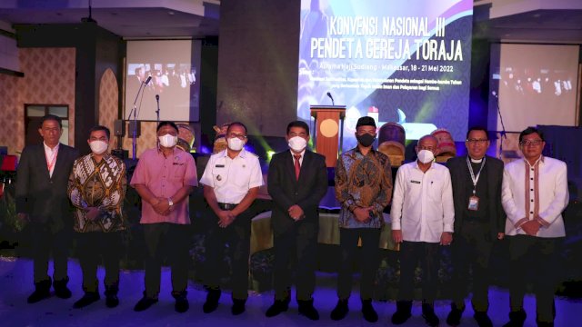 Danny Hadiri Konvensi Nasional III Pendeta Gereja Toraja