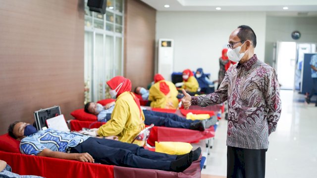 Aksi Sosial Pegawai PDAM Lakukan Donor Darah