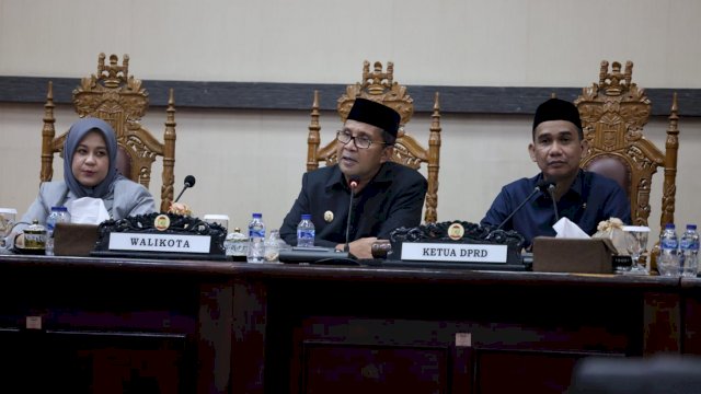 Hadiri Rapat Paripurna DPRD Makassar, Wali Kota Danny Akan Maksimalkan Penanganan Anjal