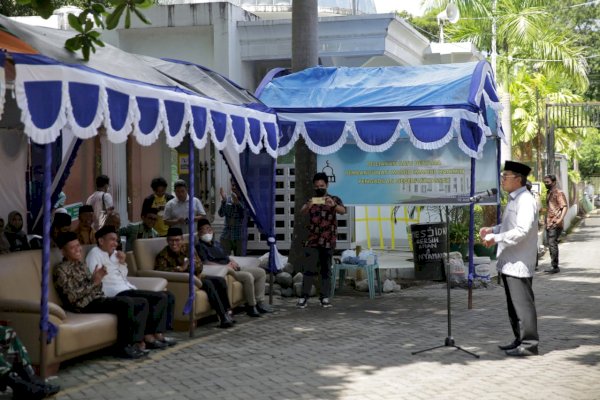 Danny Lakukan Peletakan Batu Pertama Rehabilitasi Masjid PN Kelas 1A