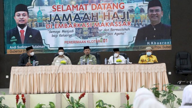 Lepas Jamaah Haji, Sekda Kota Makassar Ingatkan Jaga Kesehatan