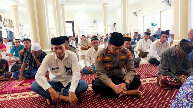 Kapolsek Ujungpandang Silaturahmi ke Lae lae, Warga Sajikan Taripang Khas