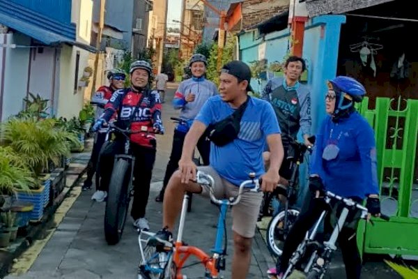 Akhir Pekan, Rombongan Sepeda Dinas PU Makassar Keluar Masuk Lorong