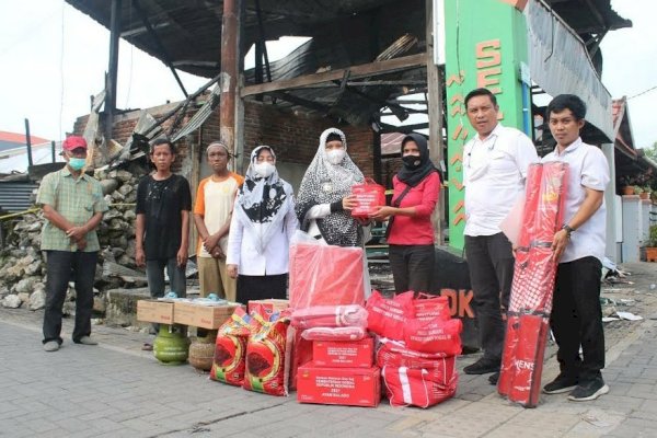 Kadinsos Makassar Kunjungi Warga Korban Kebakaran di Rappokalling
