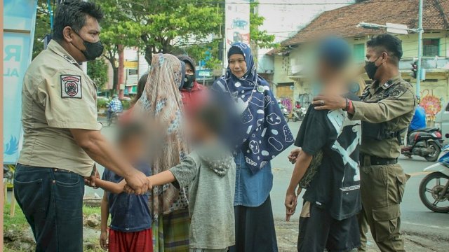 Kadis Sosial Makassar Pimpin Langsung Patroli Anjal dan Gepeng