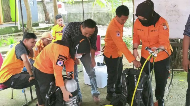 BPBD Makassar Latih 2 Staf Perempuan Jadi Penyelam