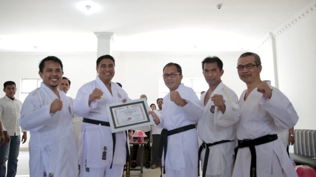 Lantik Pengurus KKI Maros, Danny Pomanto Ajak Gelorakan Olahraga Karate