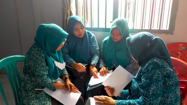 Ketua TP PKK Ujung Pandang Supervisi Program PKK Lae lae