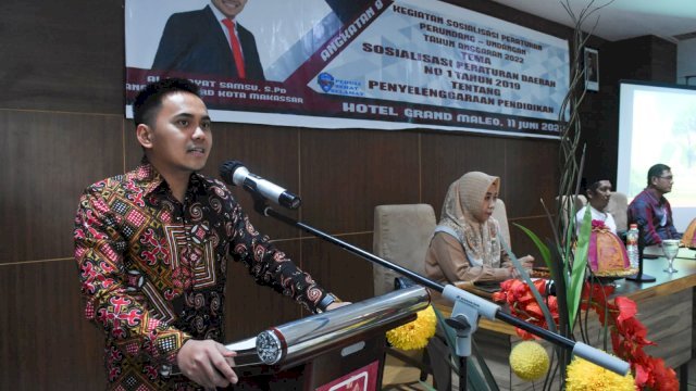 Al Hidayat Samsu Edukasi Warga Soal Perda Pendidikan