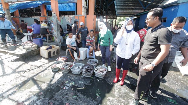 Tindak Lanjuti Aspirasi Warga, Fatmawati Rusdi Tinjau TPI Paotere