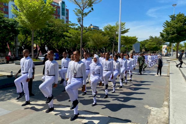 Paskibra Pusatkan Latihan di Anjungan Pantai Losari