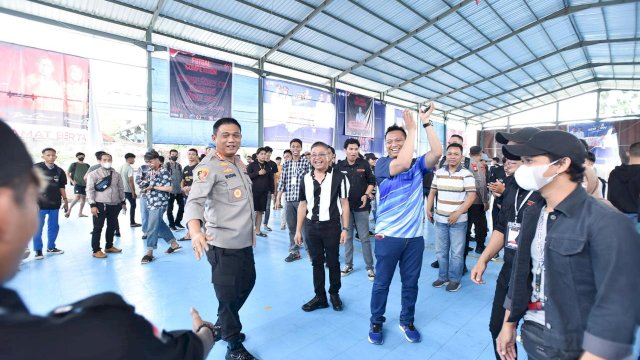 Kapolrestabes dan Dirut PDAM Makassar Kompak membuka Futsal Competiton