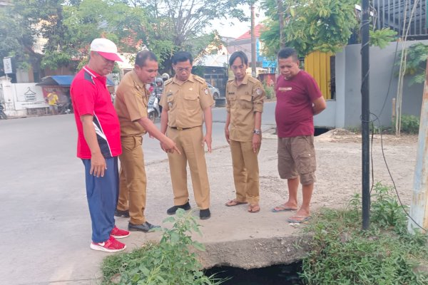 Camat Biringkanaya Keliling Wilayah Pantau Drainase