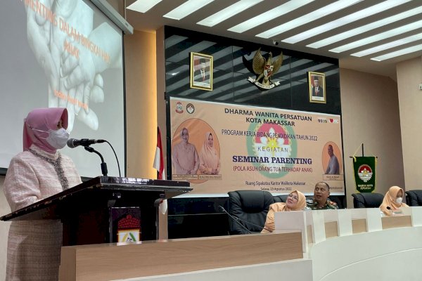 Indira Jusuf Ismail Jadi Narasumber Seminar Pola Asuh Orang Tua Terhadap Anak