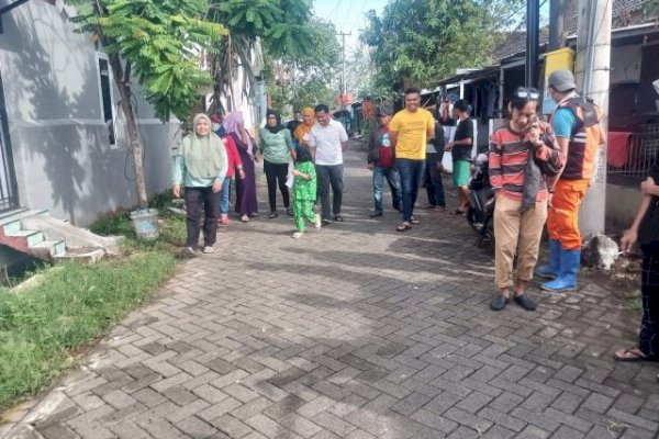 Camat Biringkanaya Pantau Pembersihan Drainase di Bulurokeng