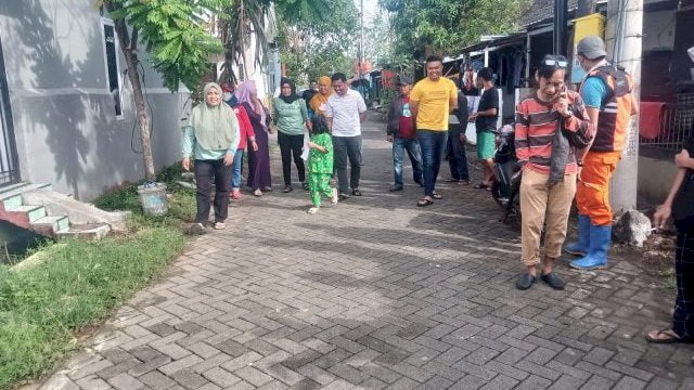 Camat Biringkanaya Pantau Pembersihan Drainase di Bulurokeng