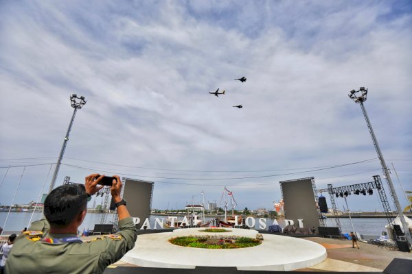 Sehari Jelang Makassar F8, Koopsud II Gelar Latihan Pembukaan Terjunkan Tiga Sukhoi