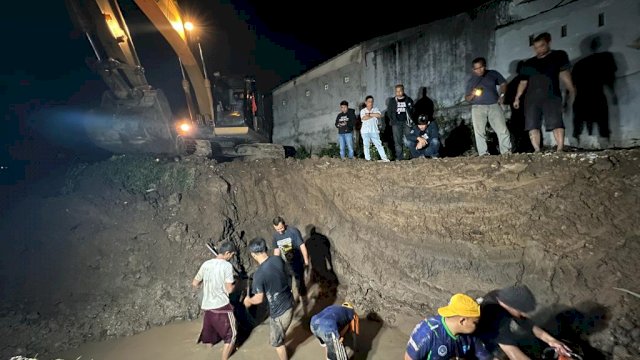 Beni Iskandar Pantau Langsung Pekerjaan Kebocoran Pipa Induk di Gowa