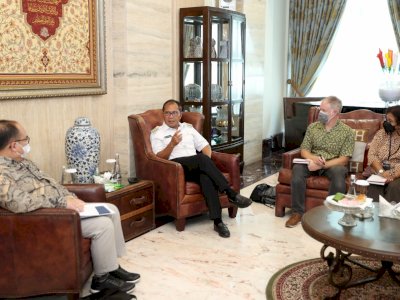 Danny Pomanto Bahas Penanganan Sanitasi Aman dengan USAID-IUWASH Tangguh