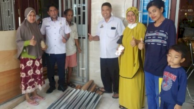 Diterima Lurah Layang, BPBD Salurkan Bantuan Untuk Korban Kebakaran