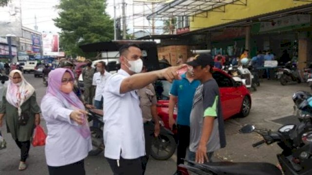 Sebabkan Macet, Sekcam Bontoala Tegur Jukir Toko di Wajo Baru