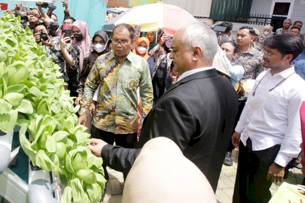 Bawa Tamu Mancanegara, Danny Pomanto Tunjukkan Partisipasi Warga di Longwis   