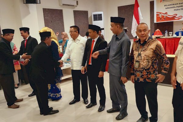 Hadir di Pelantikan Panwascam, Ketua DPRD Rudianto Lallo: Ciptakan Pemilu yang Jujur dan Adil