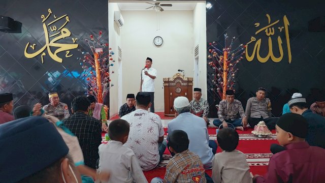 Ketua DPRD Rudianto Lallo Sapa Warga Maccini Sombala di Peringatan Maulid Nabi Muhammad SAW