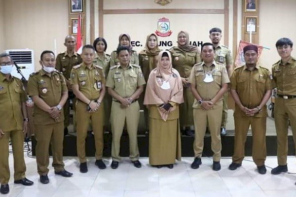 Camat Ujung Tanah Terima Kunjungan Kadinsos Makassar