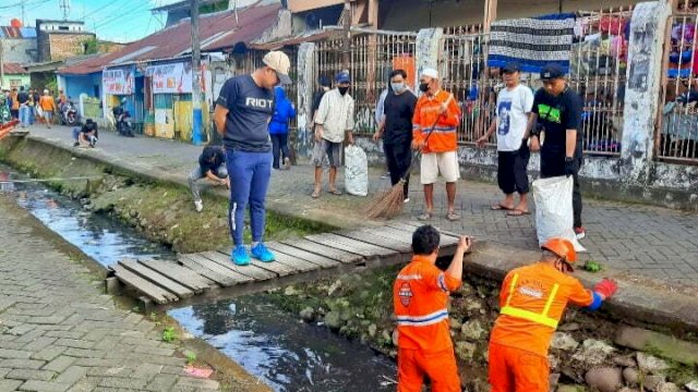 Camat Mamajang Pimpin Sabtu Bersih di Beberapa Lokasi