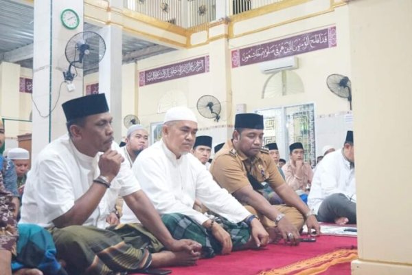 Camat Edward Dampingi Asisten III Safari Ramadhan di Tamalate