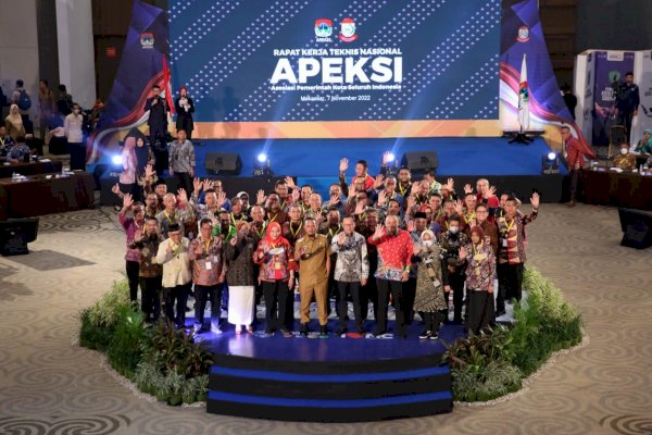 64 Kota Ramaikan Rakernis APEKSI 2022 di Makassar