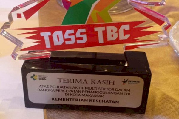 Makassar Raih Penghargaan TOSS TBC Kemenkes RI