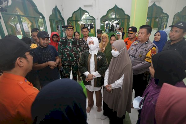 Kunjungi Korban Terdampak Banjir di Manggala, Ketua TP PKK Kota Makassar Beri Bantuan