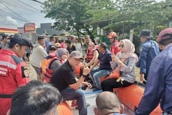 Dampingi Wakil Walikota, Kadis PU Makassar Siagakan Personil dan Peralatan Serta Kendaraan di Titik Banjir