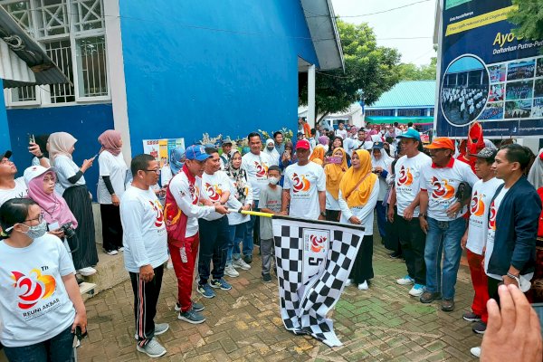 Akhir Pekan, Rudianto Lallo Jalan Sehat Bersama Ratusan Alumni SMPN 36 Makassar