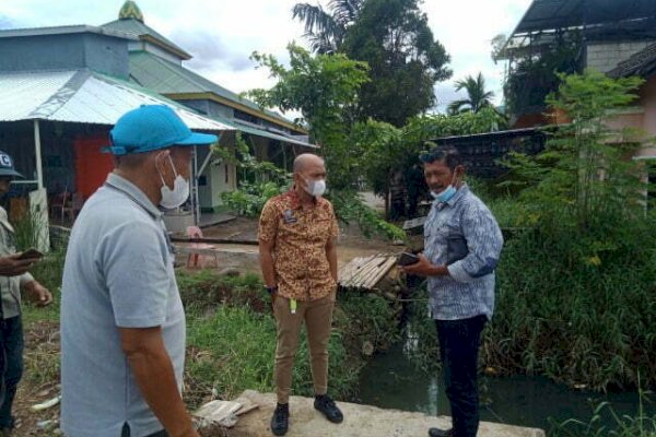 Akomodasi Keluhan Warga, Camat Tamalanrea Pantau Saluran Air di NTI