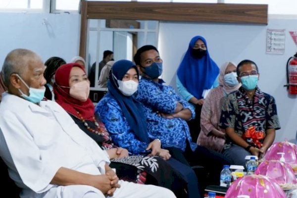 Camat Ujung Pandang Dampingi Wali Kota Makassar Terima Kunjungan USAID